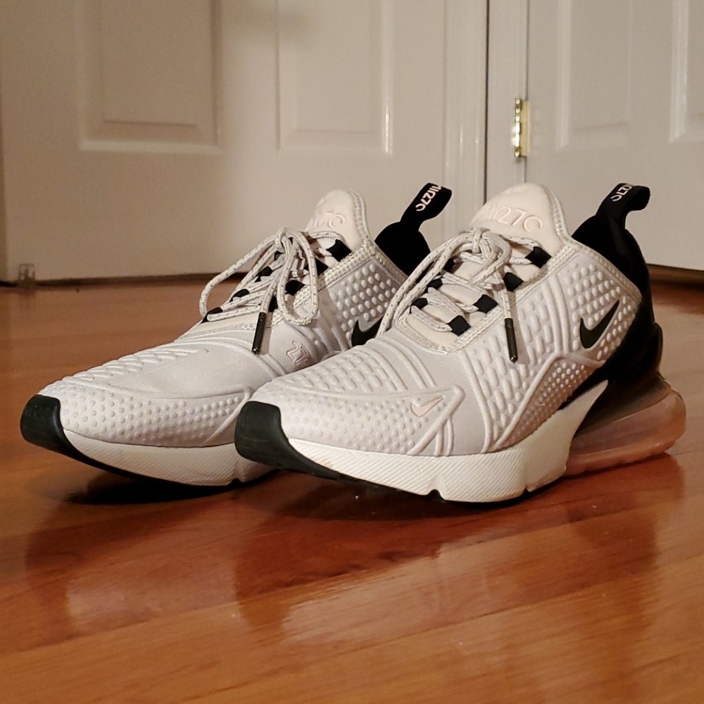Nike Air Max 270 SE Women's Shoe